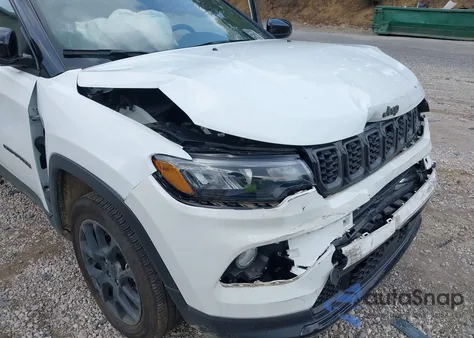 2024 Jeep Compass Latitude 4X4 из США, поврежденный, VIN 3C4NJDBN7RT115987